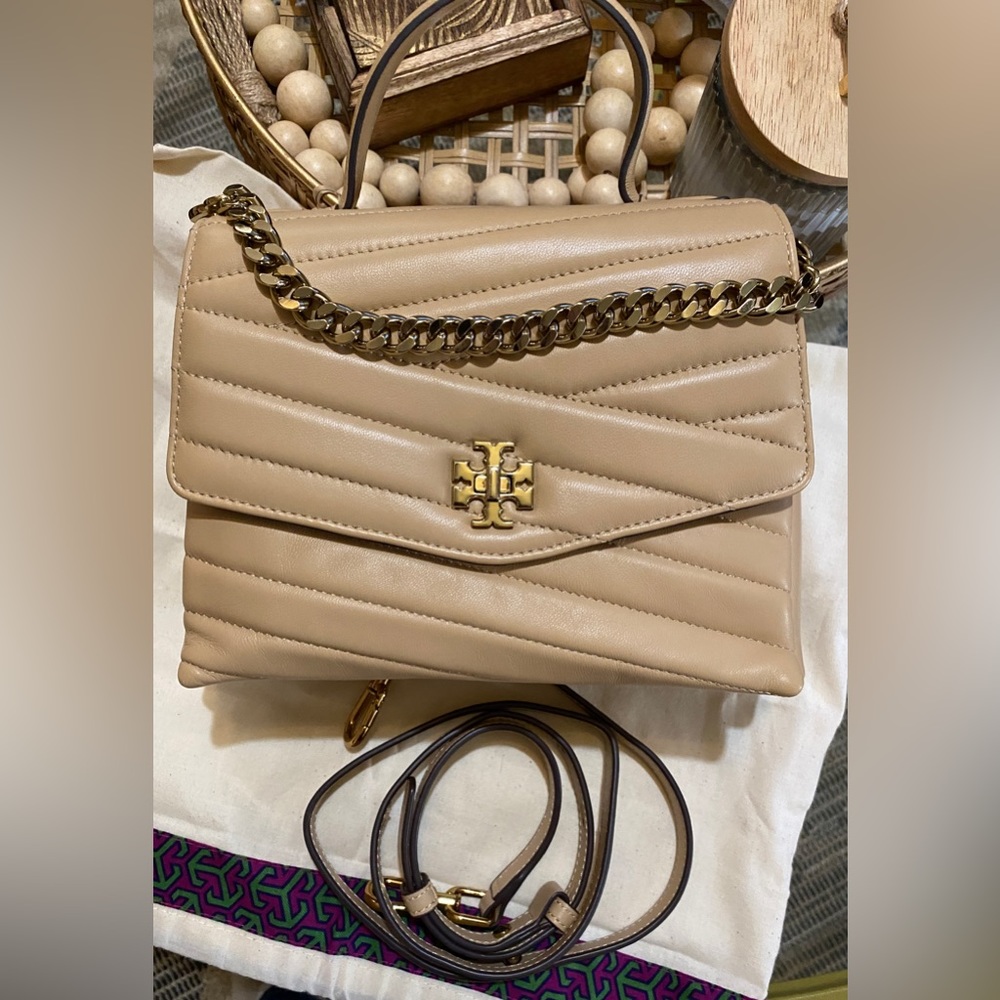 Tory burch kira chevron top